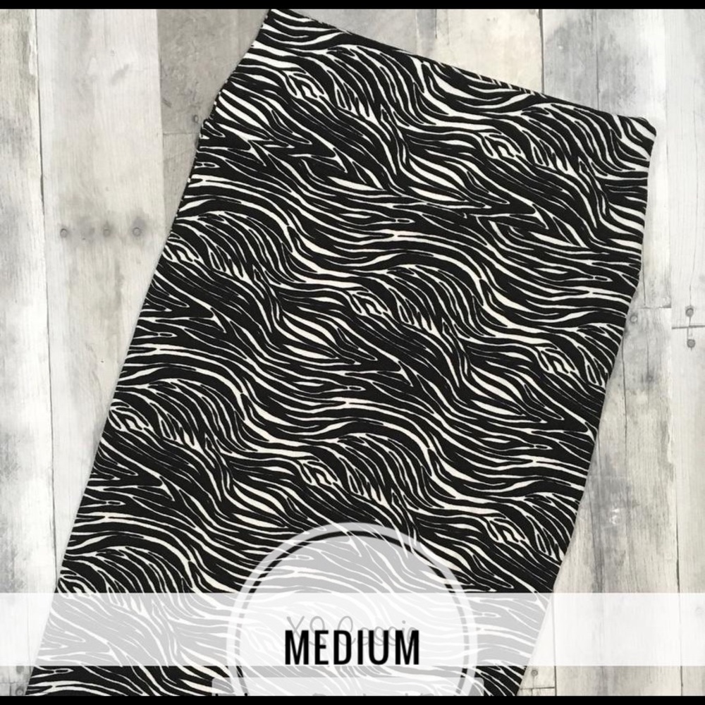 BNWT Lularoe Cassie Pencil Skirt